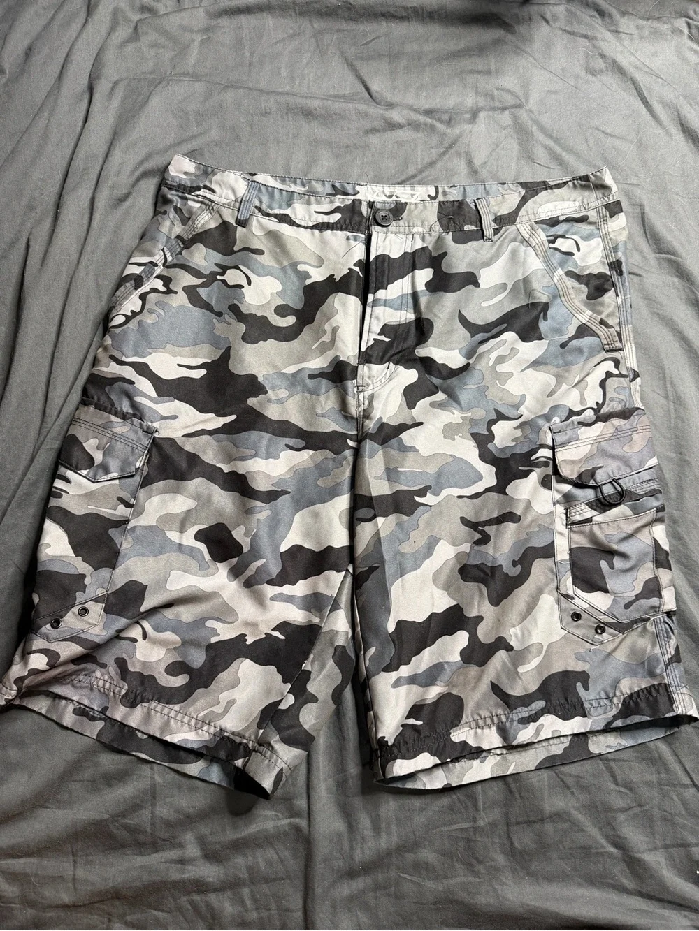 Men's Gray Camo Cargo Shorts - Casual Utility